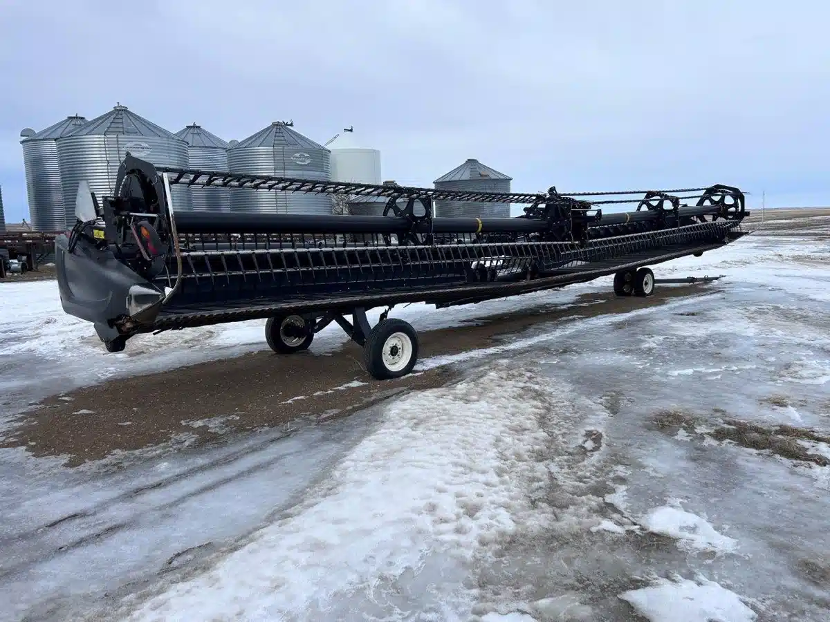 2015 MacDon FD75 Header Combine
