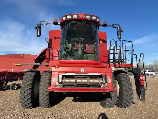 Gallery image 2 for 2009 Case IH 8120 Combine