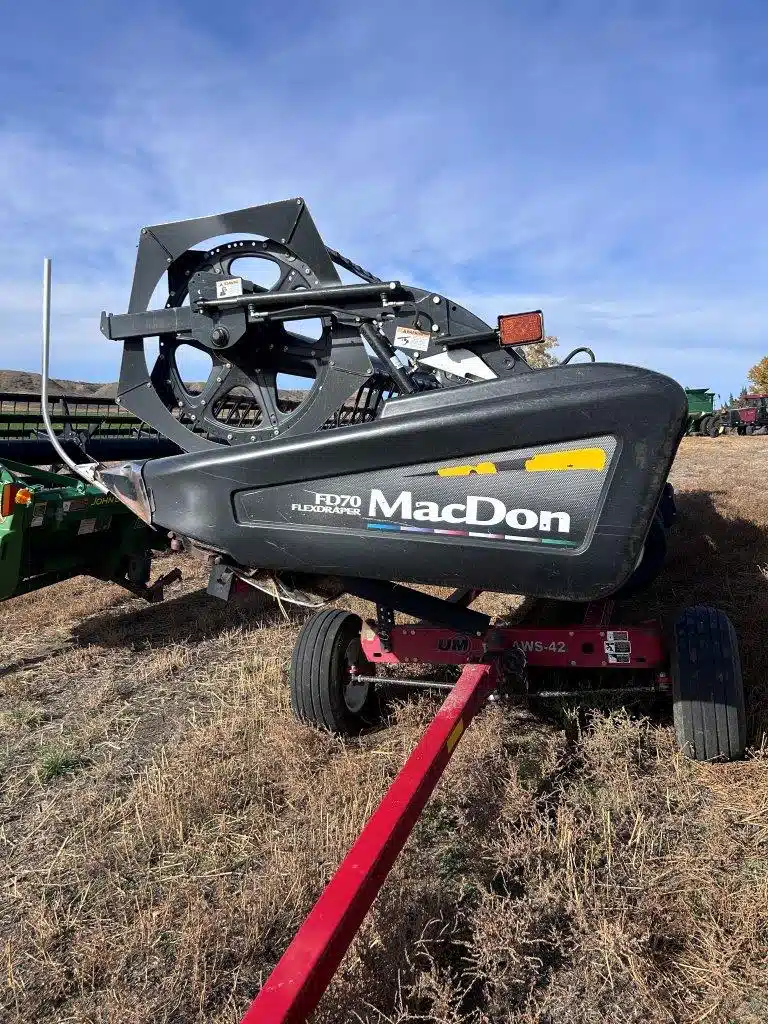 Gallery image 1 for 2011 MacDon FD70 Header - Draper