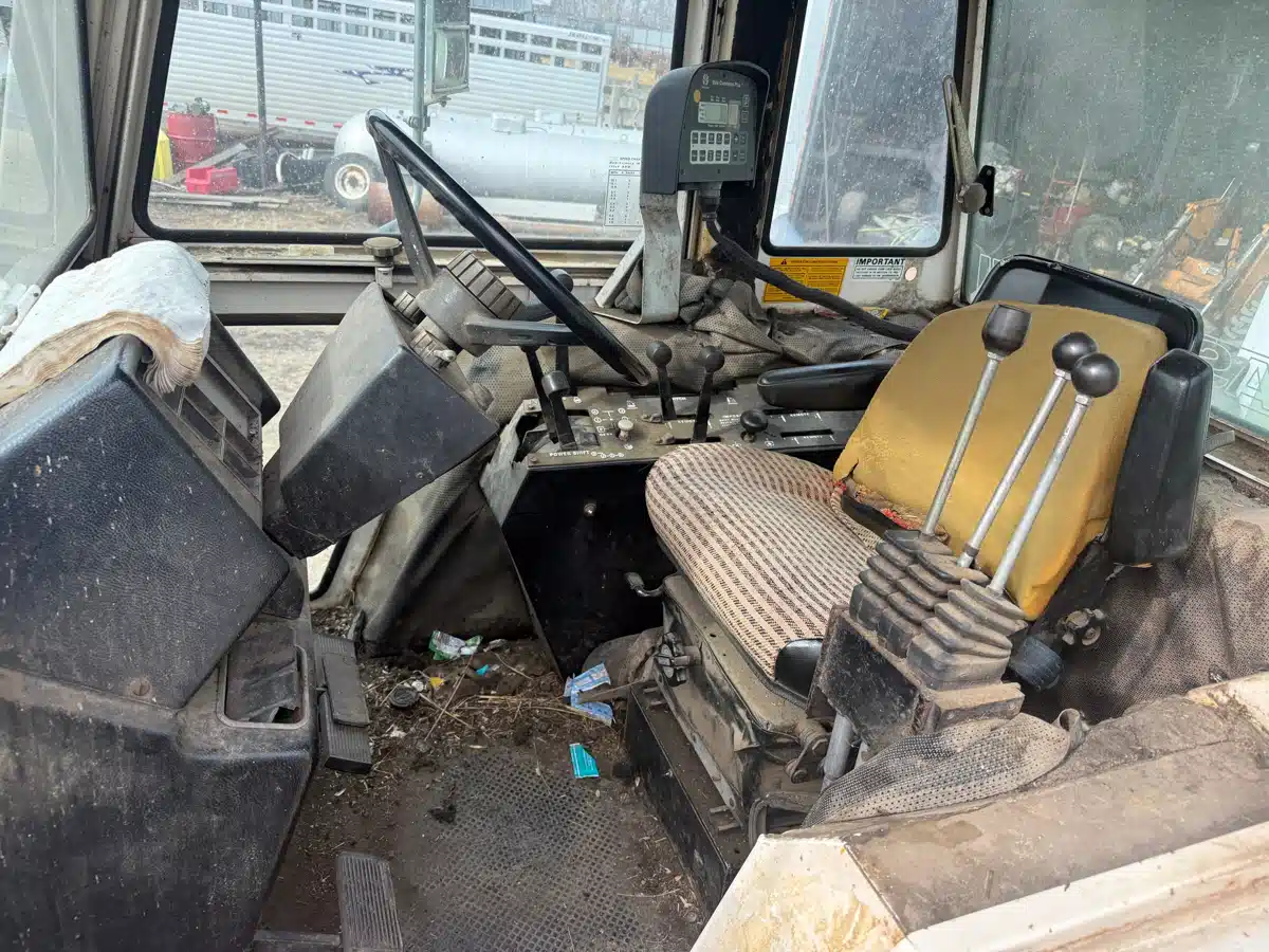 Gallery image 2 for 1981 J. I. Case 2290 Tractor