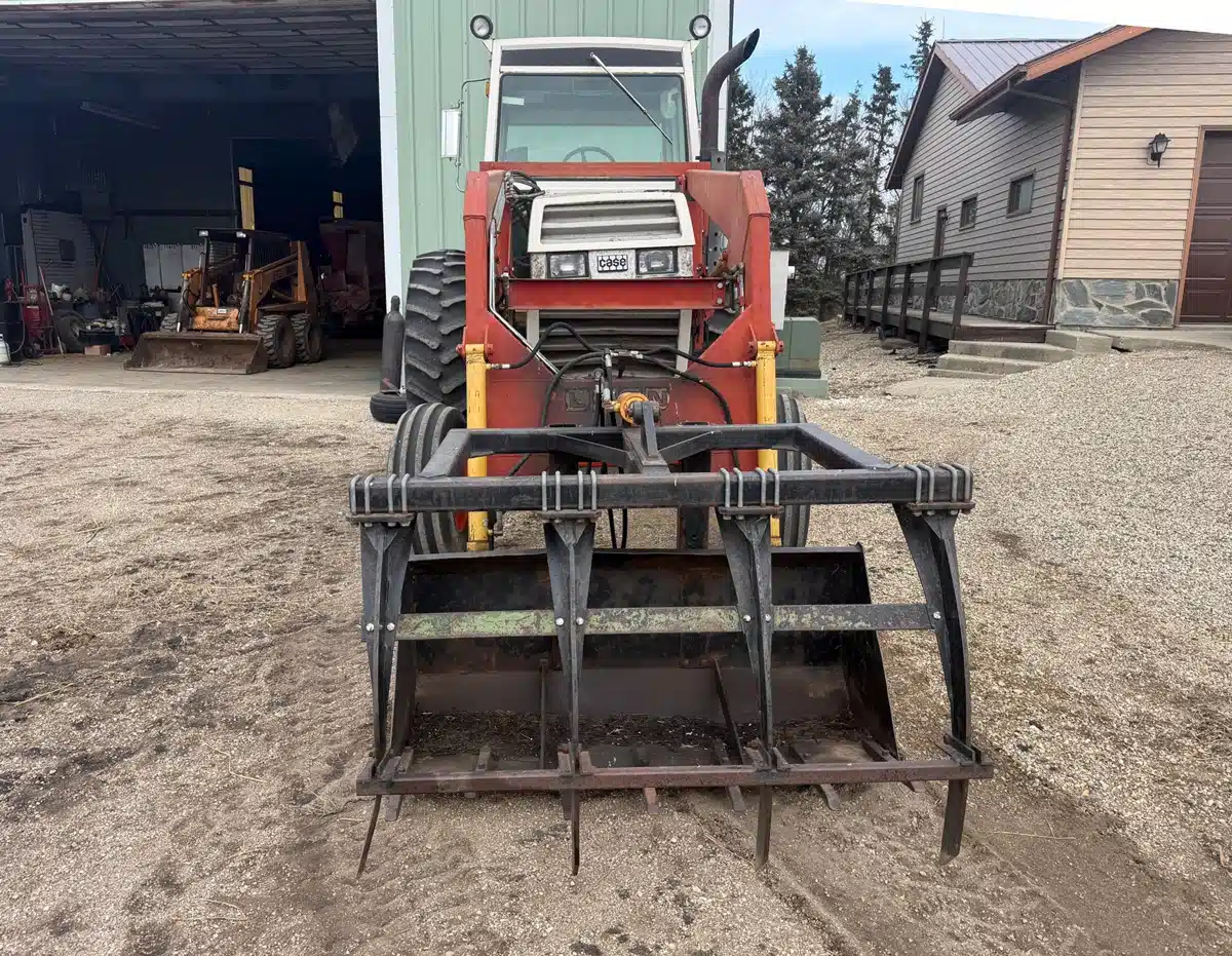 1981 J. I. Case 2290 Tractor