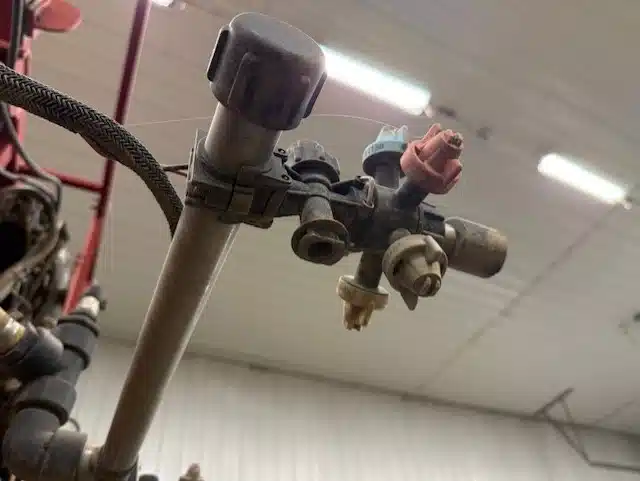 Gallery image 2 for 2004 Case IH SPX4410 Sprayer - Self Propelled