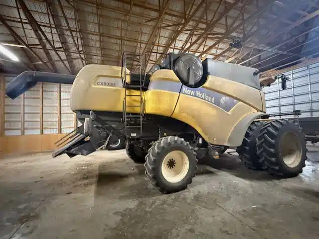 Gallery image 2 for 2012 New Holland CX8080 Combine