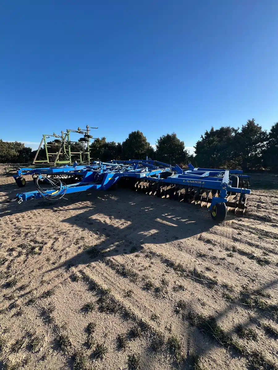 2011 Landoll 7431 Disc