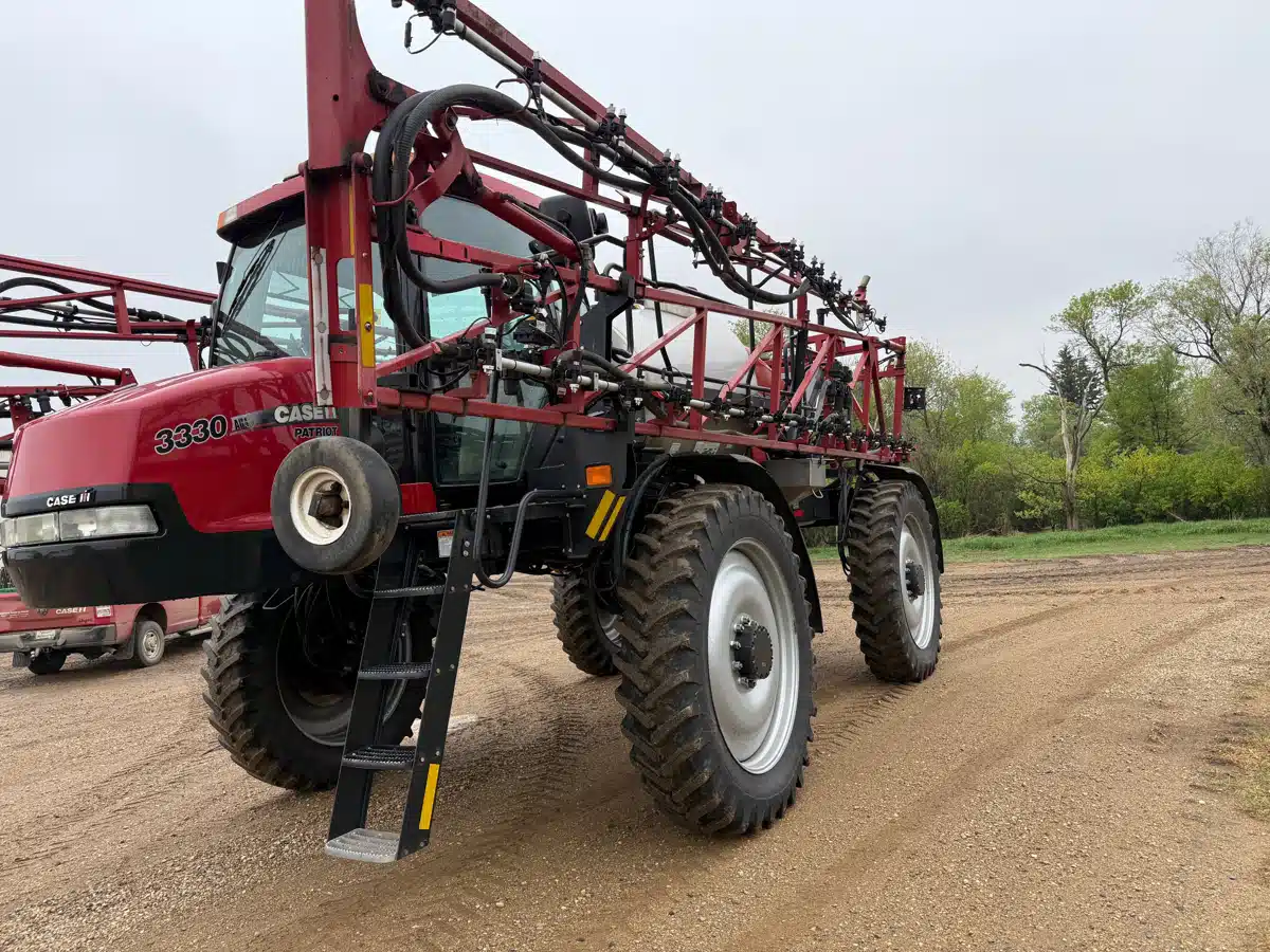 Gallery image 2 for 2010 Case IH PATRIOT 3330 Sprayer - Self Propelled