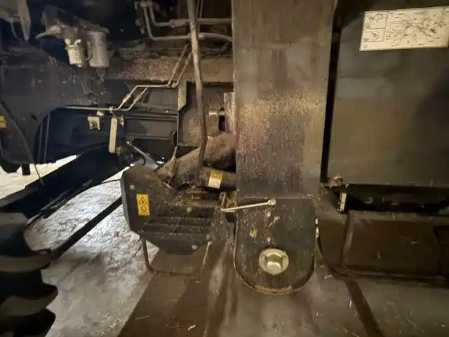 Gallery image 2 for 2012 New Holland CR9090 Combine