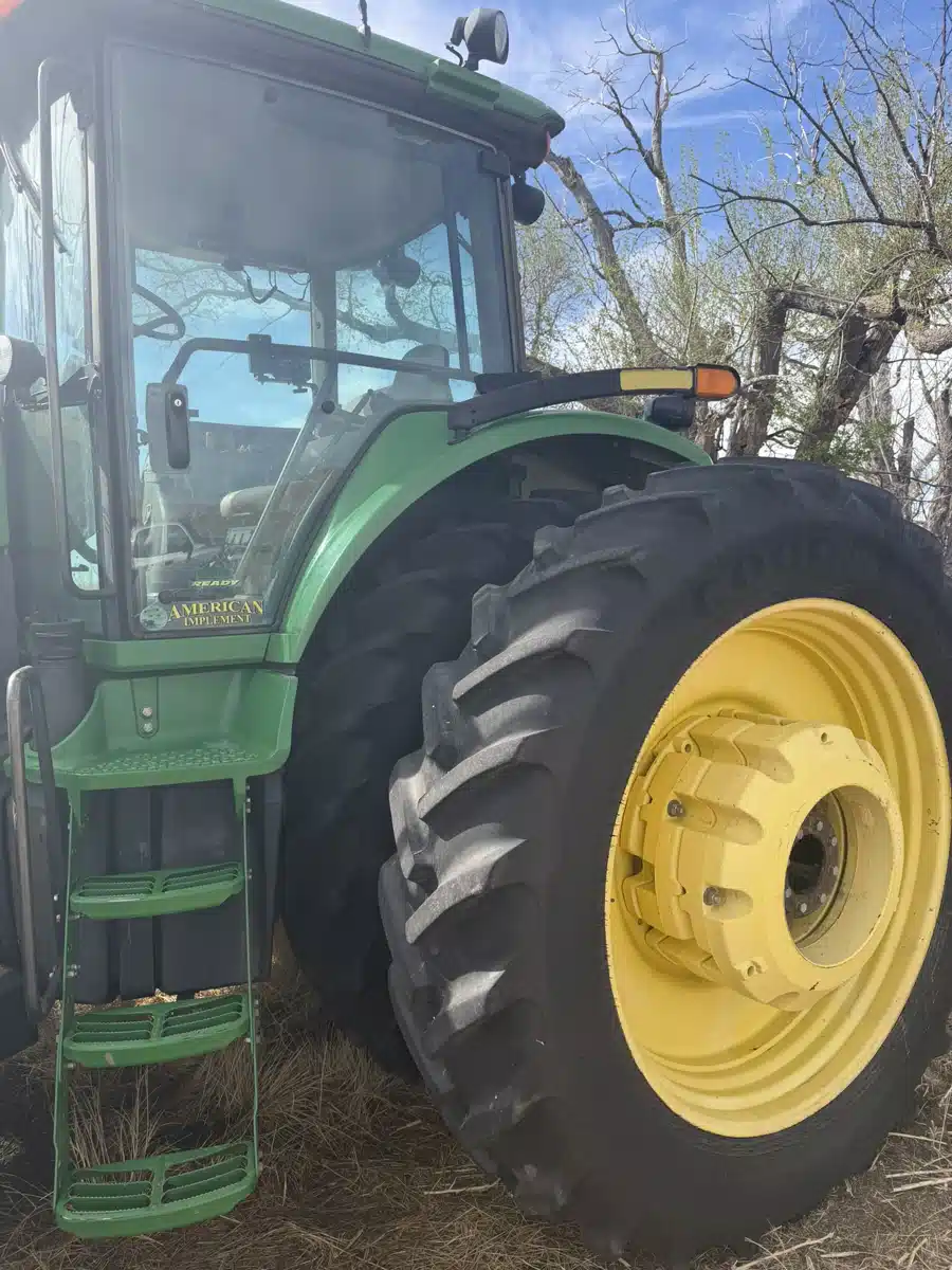 Gallery image 2 for 2009 John Deere 8530 Tractor
