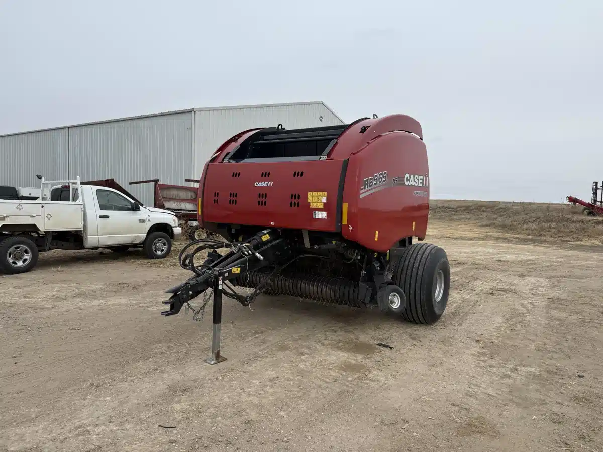 Gallery image 1 for 2023 Case IH RB565 Round Baler