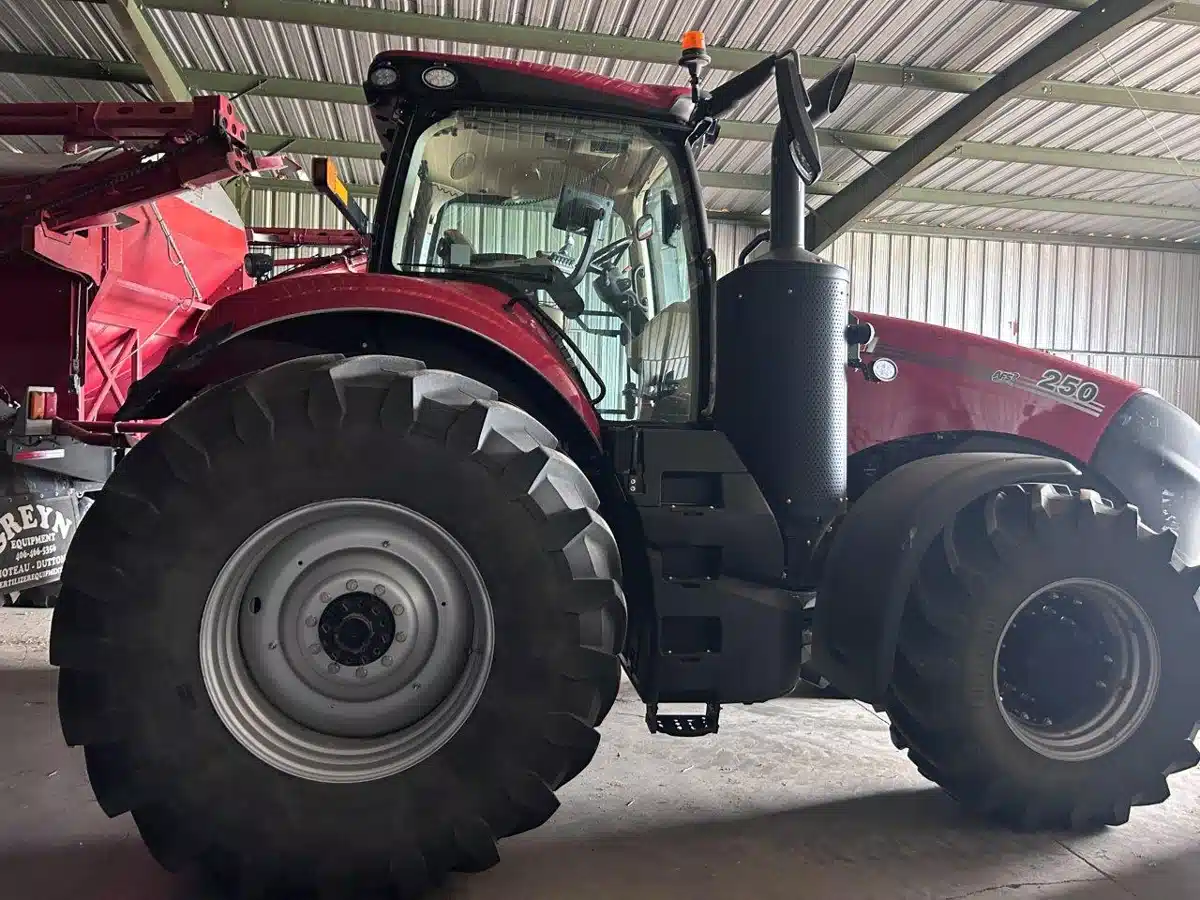 Photo de la Galerie 2 pour 2021 Case IH MAGNUM 250 Tracteur