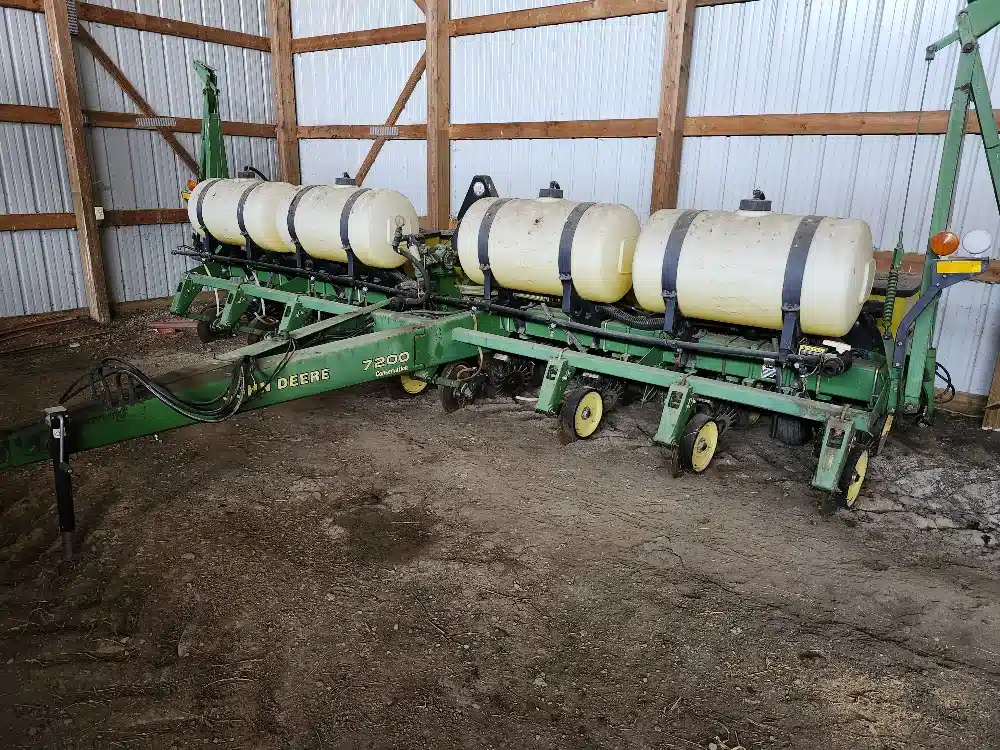 Photo de la Galerie 1 pour 1995 John Deere 7200 Planteur