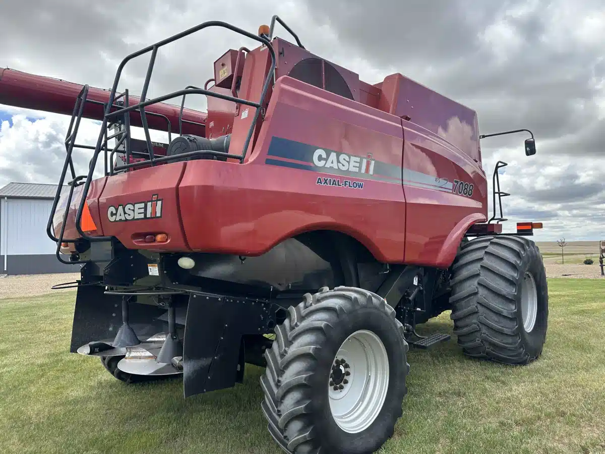 Gallery image 2 for 2009 Case IH 7088 Combine