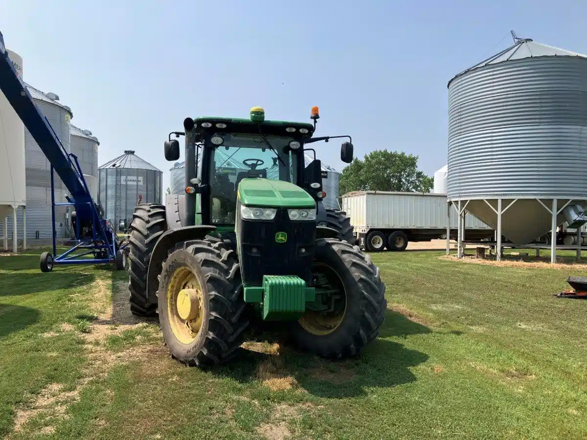 Gallery image 1 for 2012 John Deere 7260R Tractor