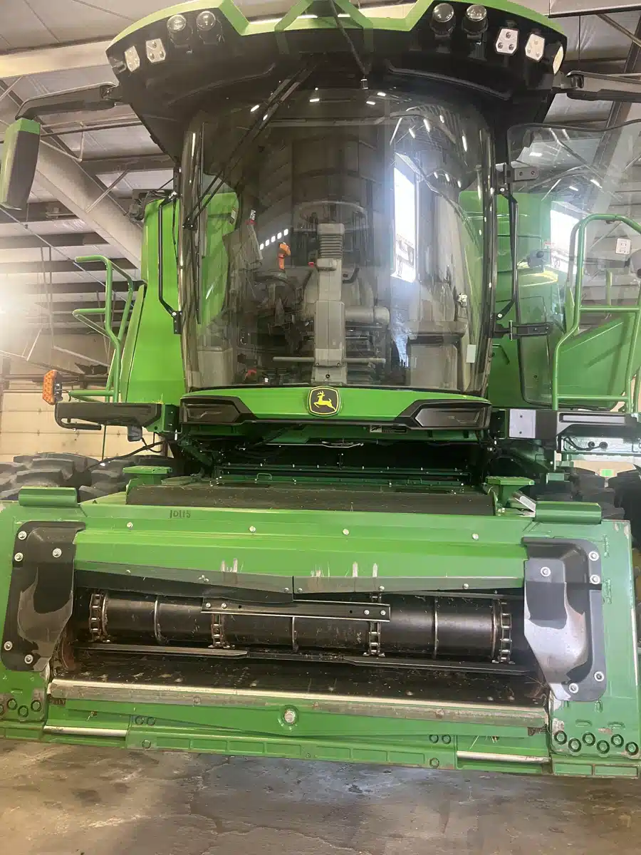 Gallery image 2 for 2022 John Deere X9 1000 Combine