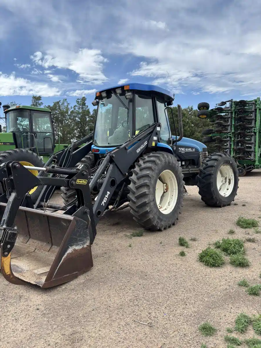 Gallery image 2 for 1998 New Holland TV140 Tractor