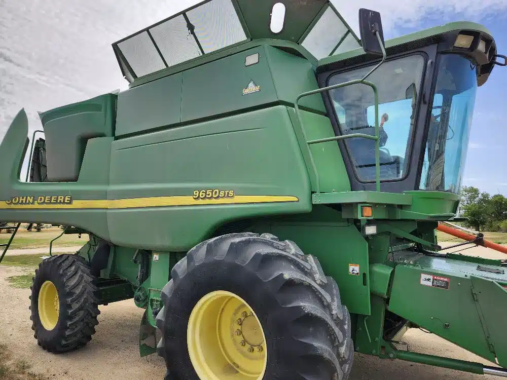 Gallery image 1 for 2000 John Deere 9650 STS Combine
