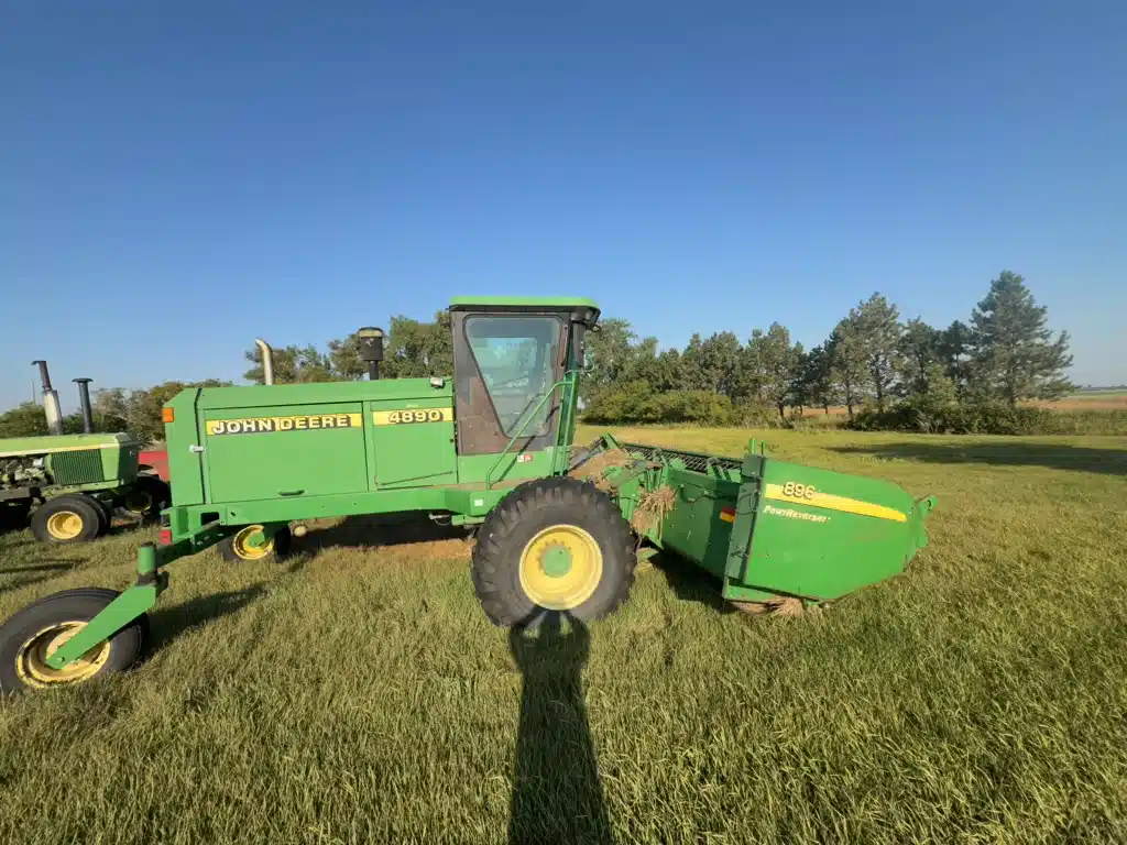 Gallery image 2 for 2001 John Deere 4890 Windrower