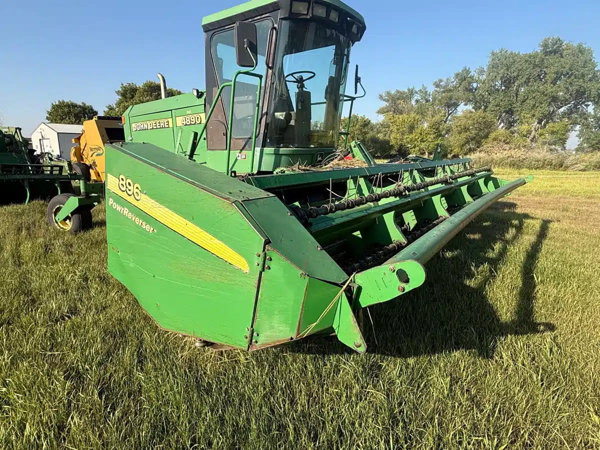 Gallery image 1 for 2001 John Deere 4890 Windrower