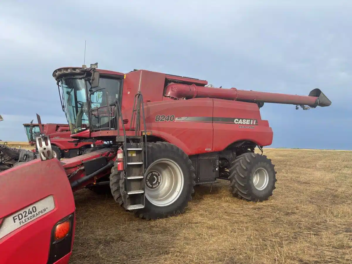 Gallery image 1 for 2018 Case IH 8240 Combine