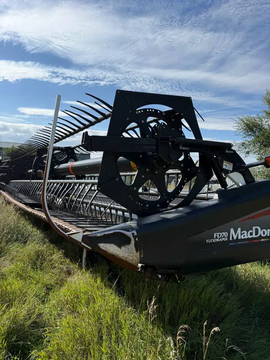 Gallery image 1 for 2007 MacDon fd70 Header - Draper