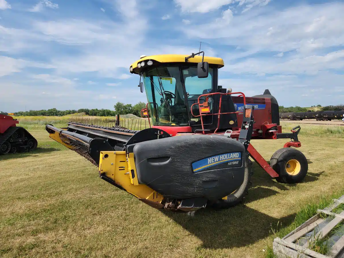 Gallery image 1 for 2014 New Holland SPEEDR200 Windrower