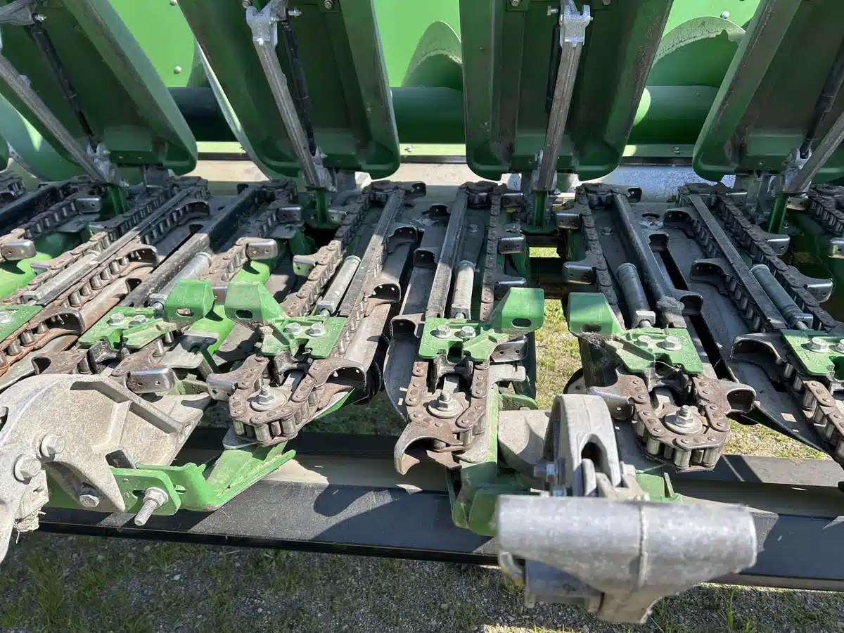 Gallery image 2 for Used 2022 John Deere C18R Header - Row Crop