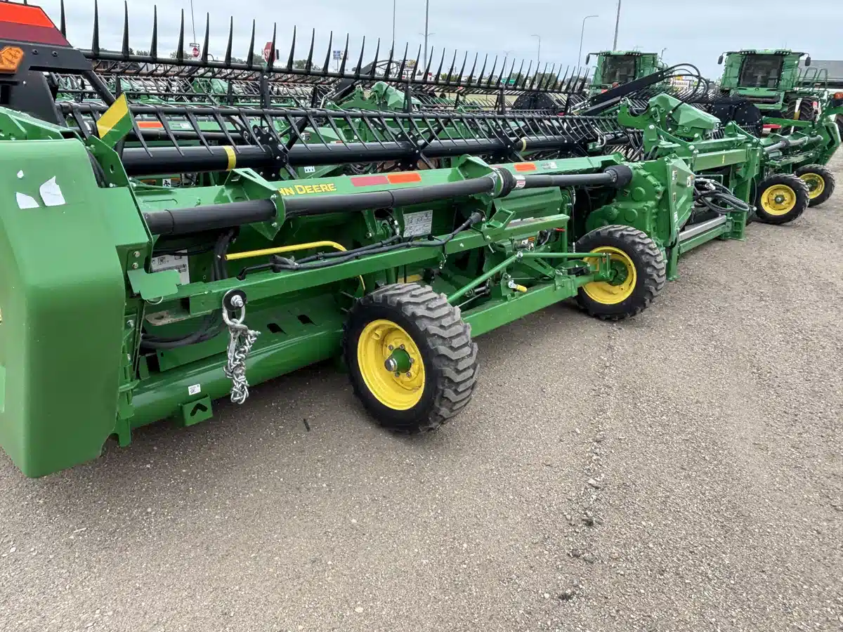 Gallery image 1 for Used 2022 John Deere HD40R Header Combine