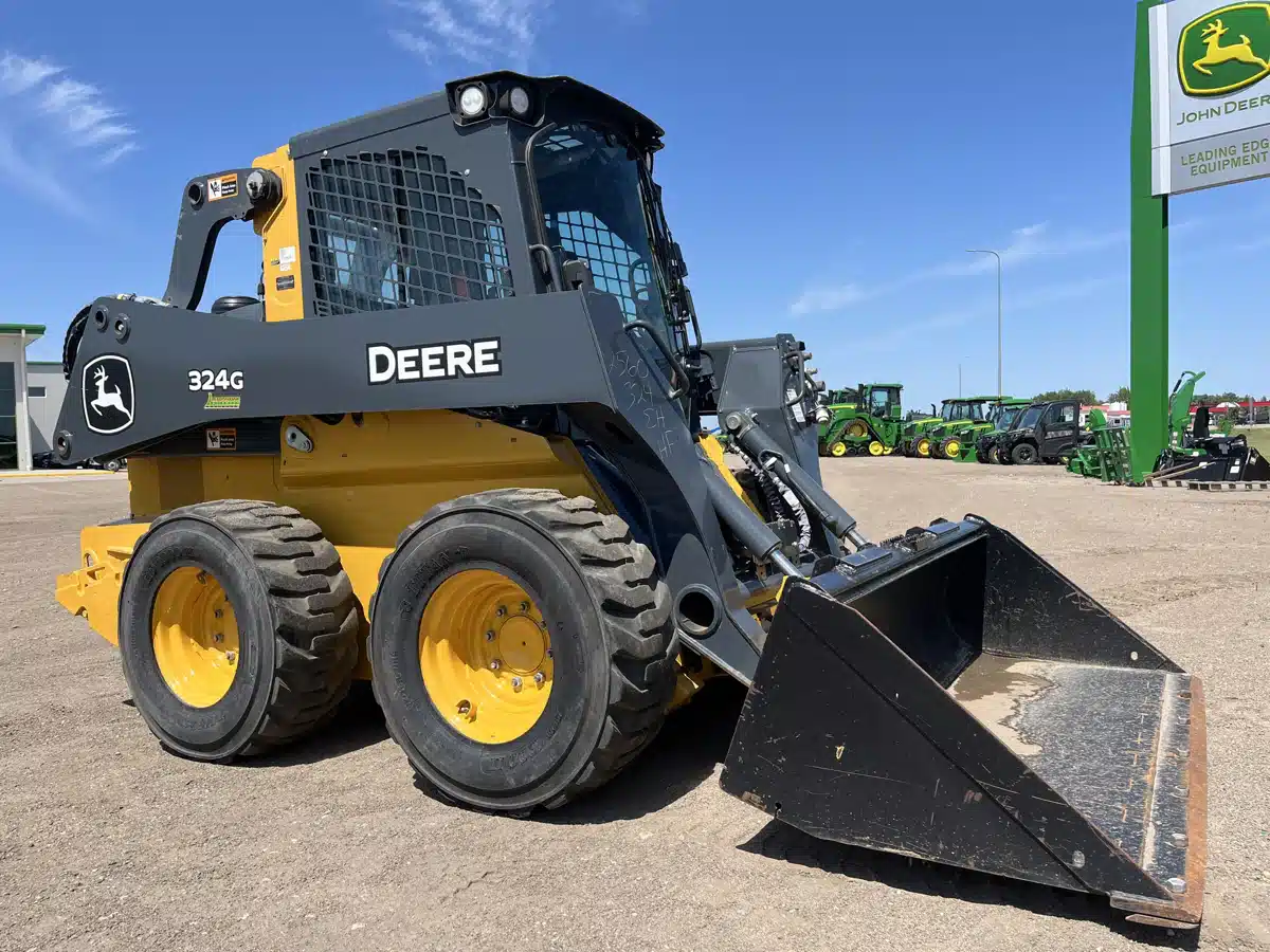 Gallery image 1 for Used 2022 John Deere 324G Skid Steer