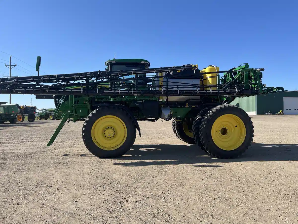 Gallery image 2 for Used 2023 John Deere 612R Sprayer - Self Propelled