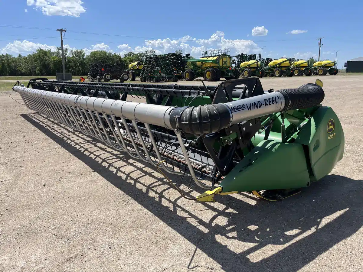Gallery image 2 for Used 2011 John Deere 635F Header - Flex