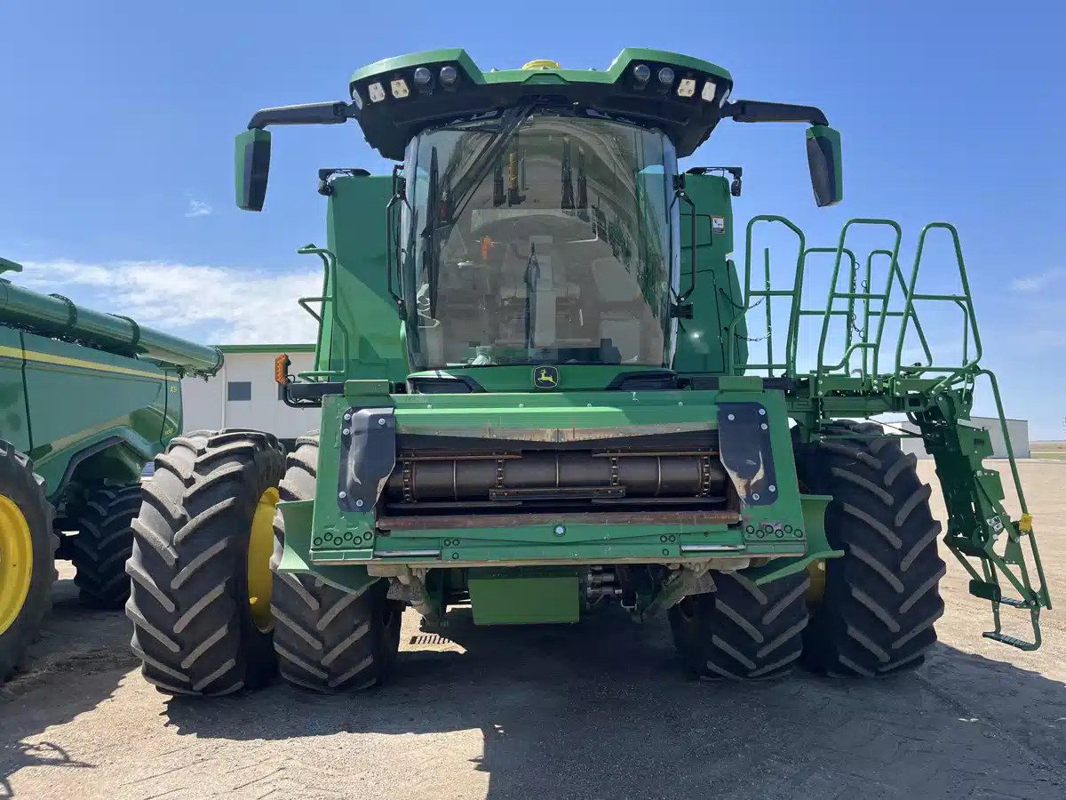 Gallery image 1 for Used 2021 John Deere X9 1100 Combine
