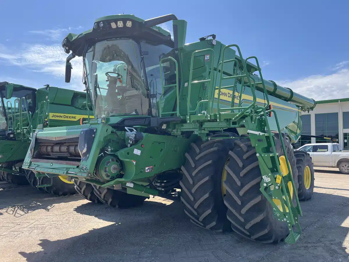 Gallery image 2 for Used 2021 John Deere X9 1100 Combine
