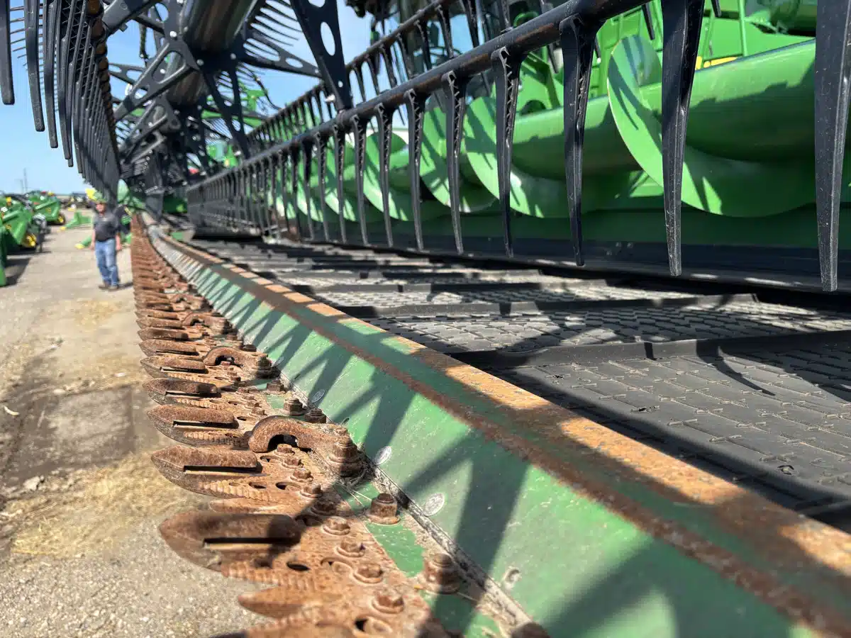 Gallery image 2 for Used 2021 John Deere HD50R Header Combine