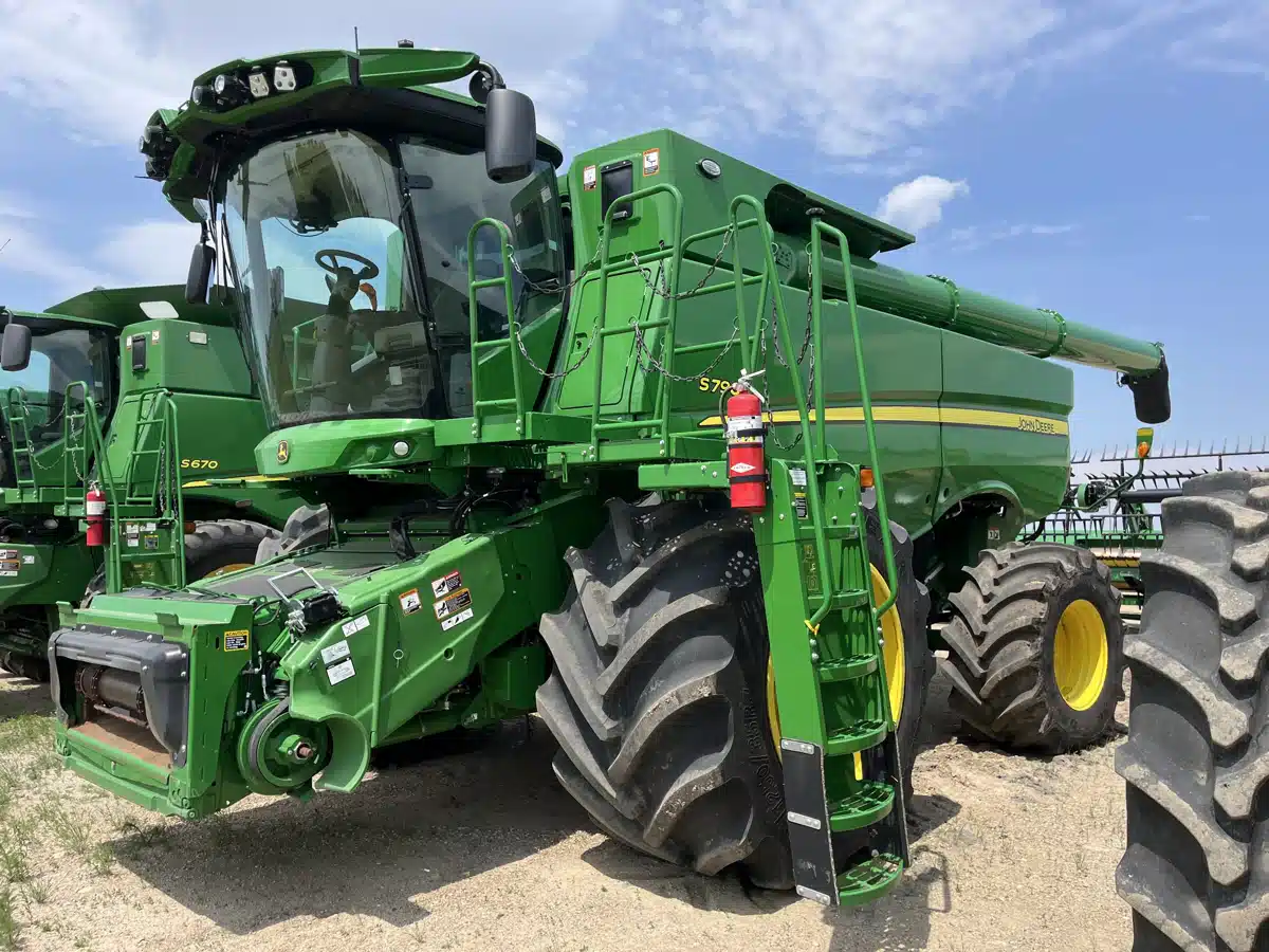 Gallery image 2 for Used 2024 John Deere S790 Combine