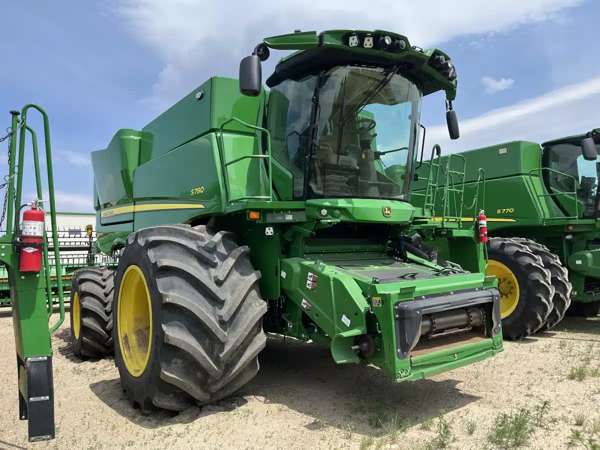 Gallery image 1 for Used 2024 John Deere S790 Combine