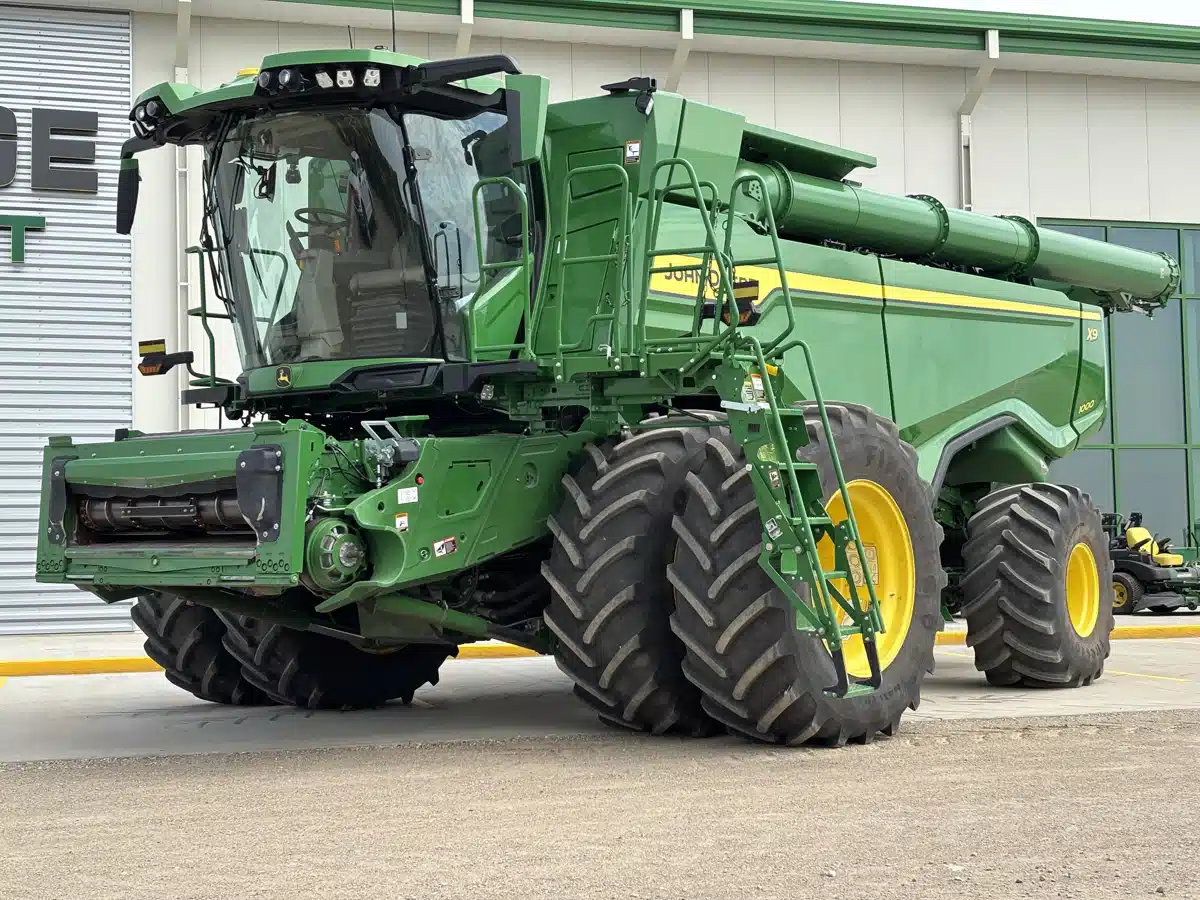 Gallery image 1 for Used 2024 John Deere X9 1000 Combine