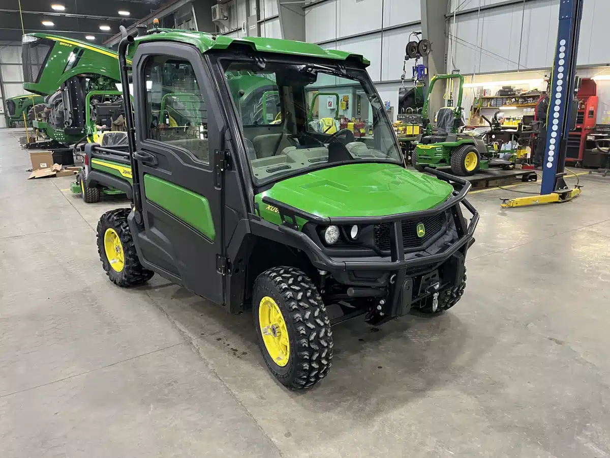 Gallery image 1 for Used 2021 John Deere XUV 835R Utility Vehicle