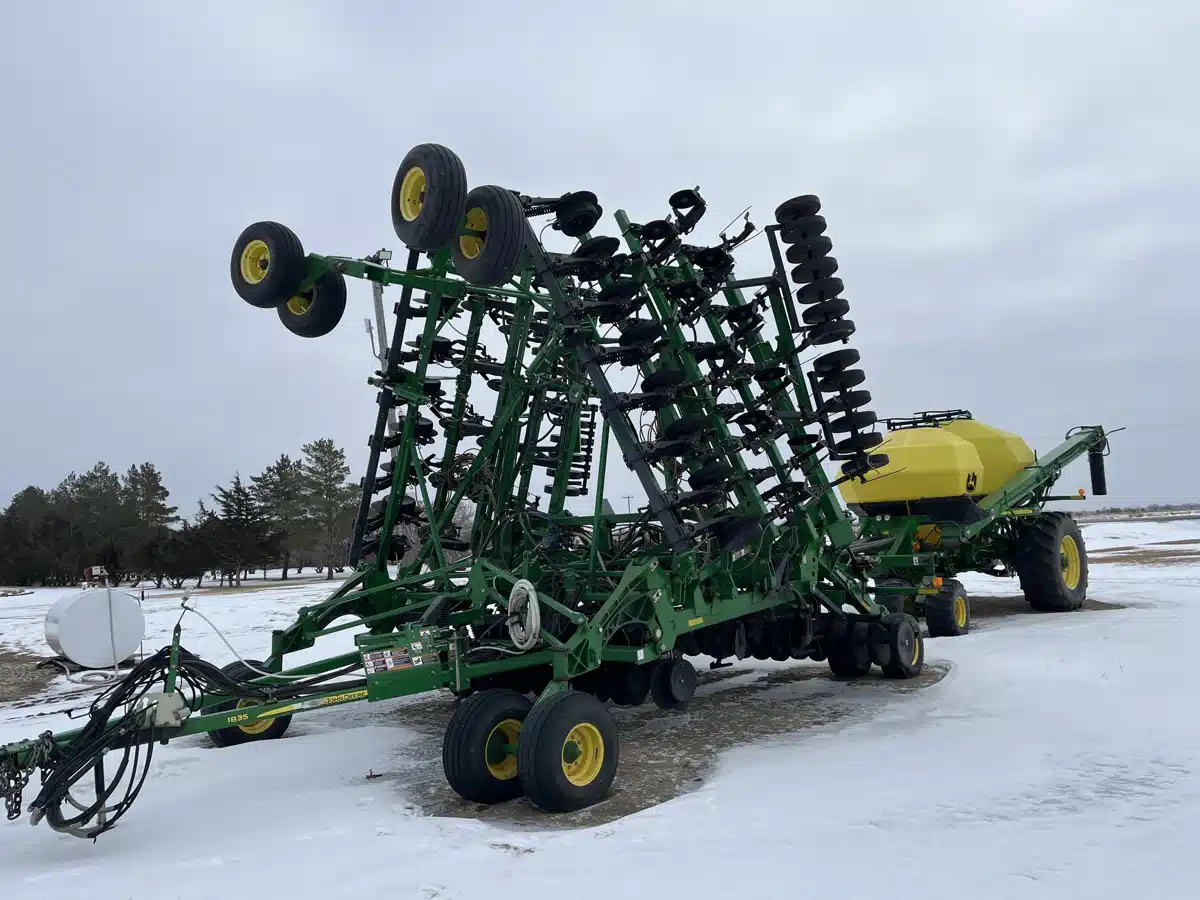 Gallery image 1 for Used 2008 John Deere 1835 Air Drill