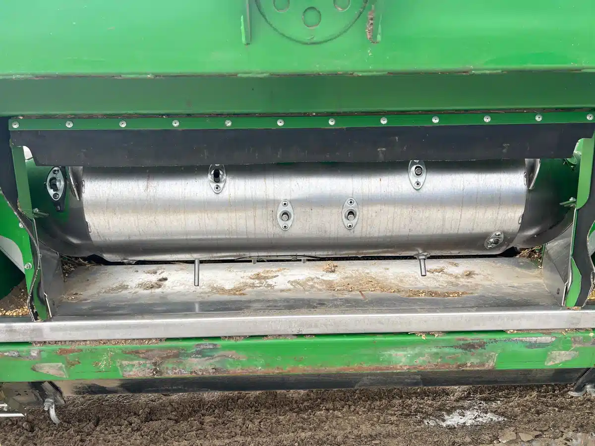 Gallery image 2 for Used 2018 John Deere 640FD Header - Draper