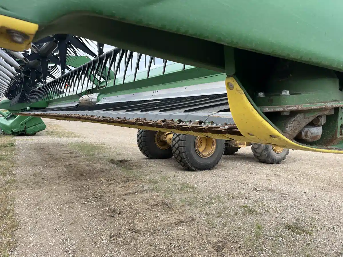 Gallery image 1 for Used 2018 John Deere 640FD Header - Draper