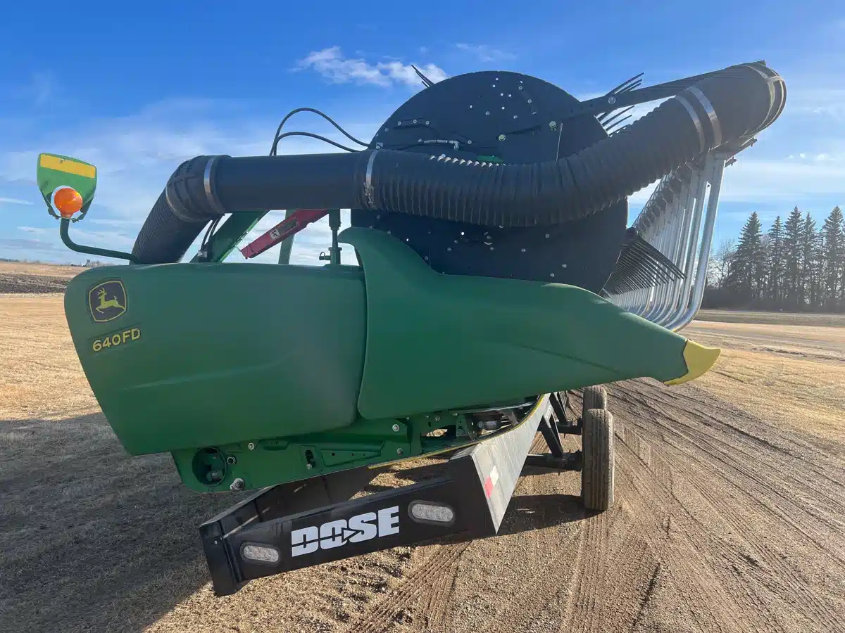 Gallery image 2 for Used 2018 John Deere 640FD Header - Draper