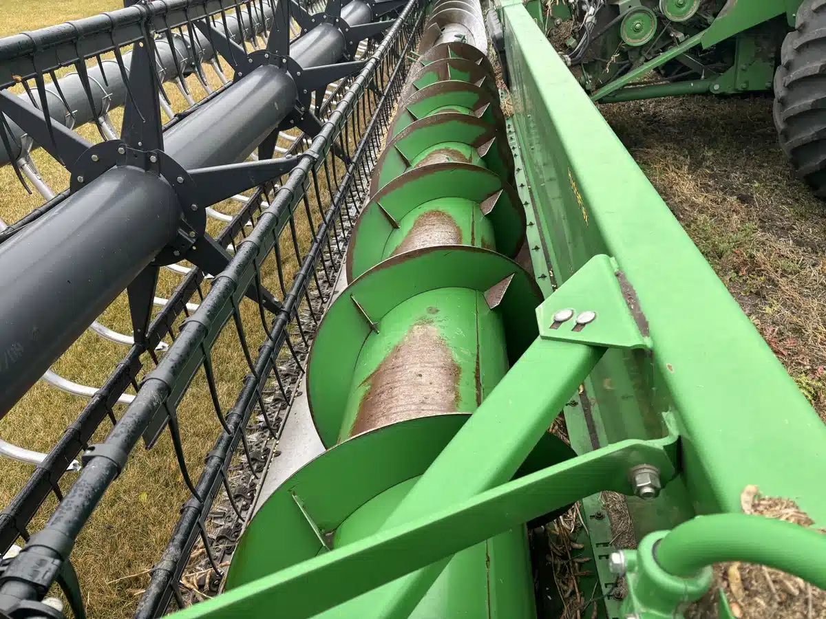 Gallery image 2 for Used 2009 John Deere 635F Header - Flex