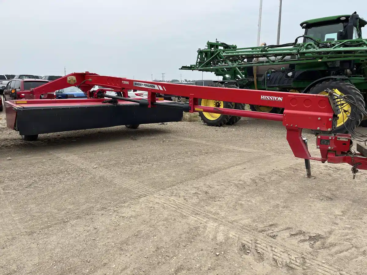 Gallery image 1 for Used 2018 Massey Ferguson 1386 Disc Mower Conditioner