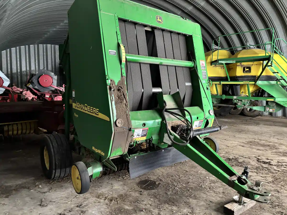 Gallery image 2 for Used 2003 John Deere 567 Round Baler