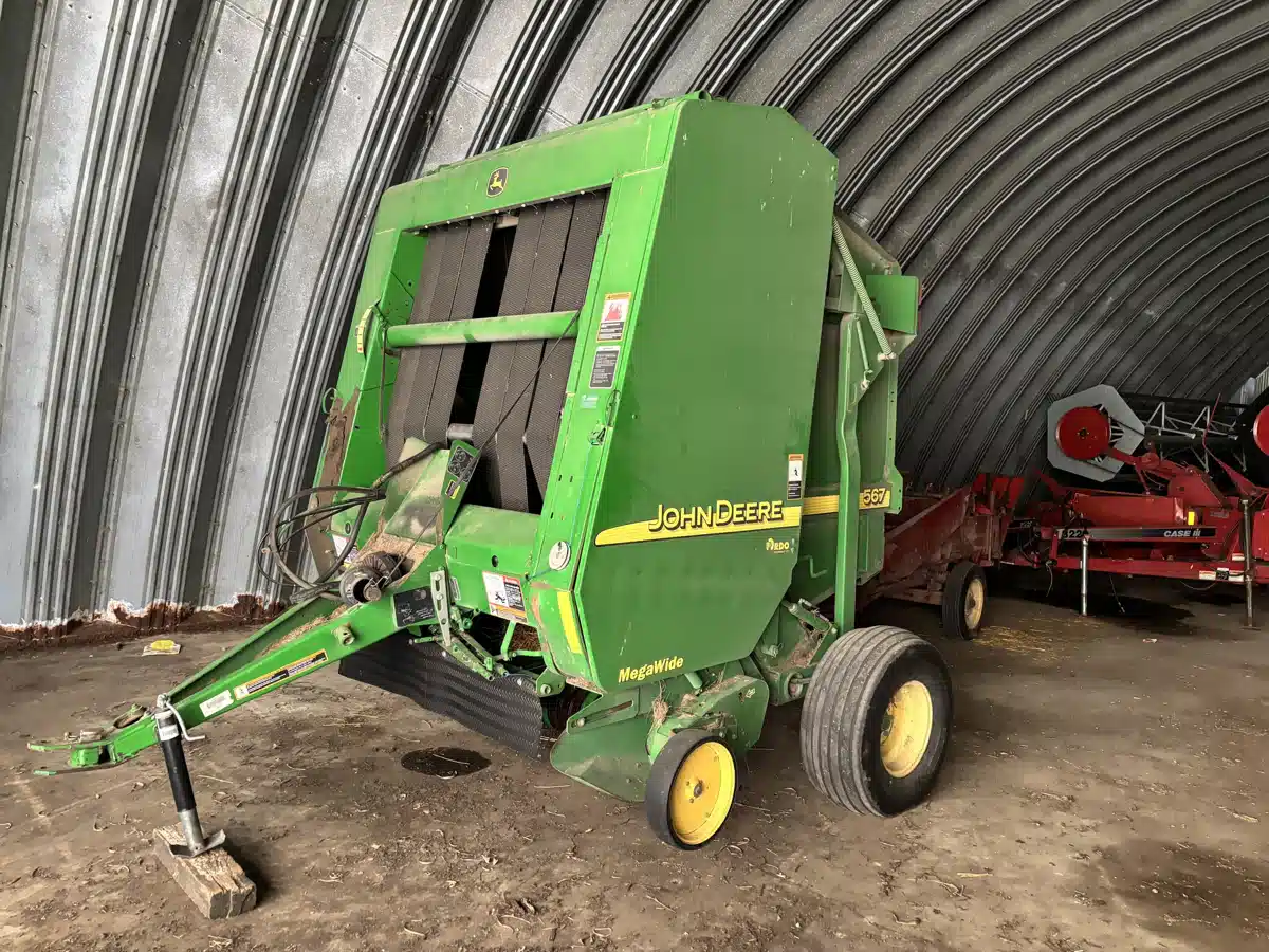 Gallery image 1 for Used 2003 John Deere 567 Round Baler
