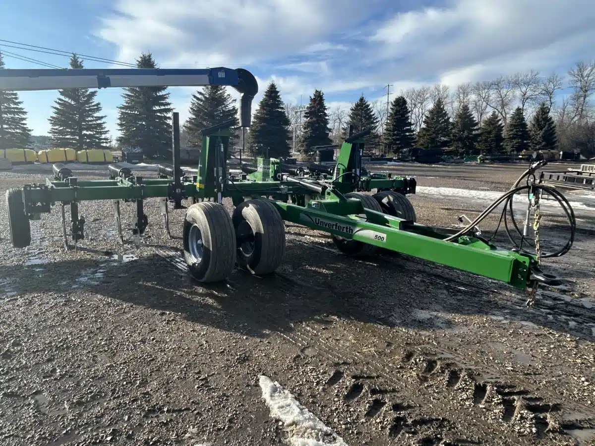 Gallery image 1 for Used 2025 Unverferth NEW 122 w/500 CADDY Ripper