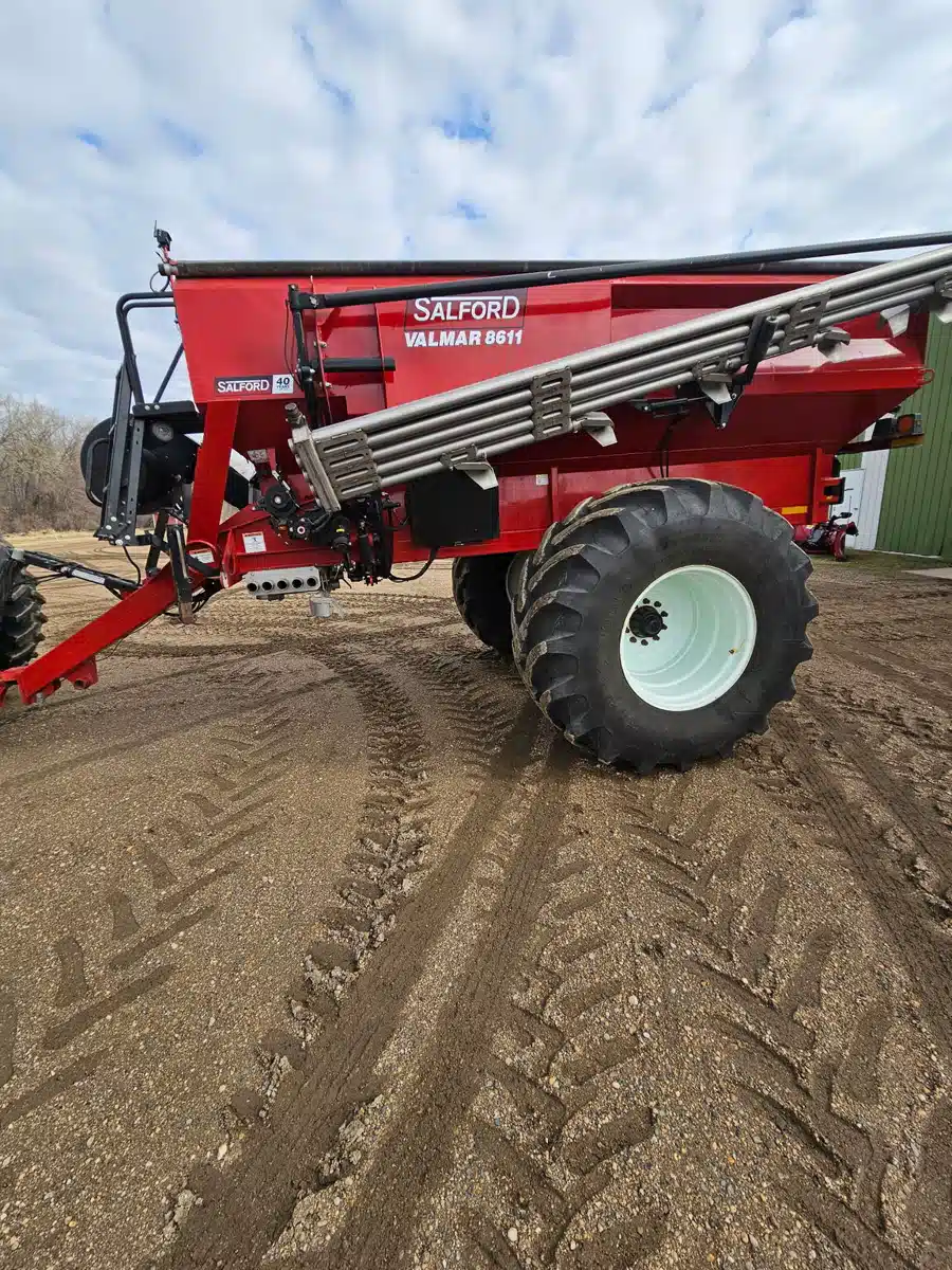 Gallery image 1 for Used 2018 Valmar 8611 Spreader - Broadcast