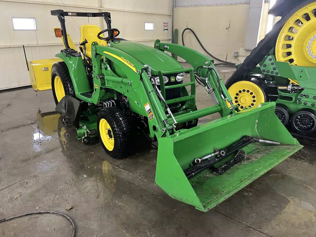 Gallery image 1 for Used 2012 John Deere 3520 Tractor