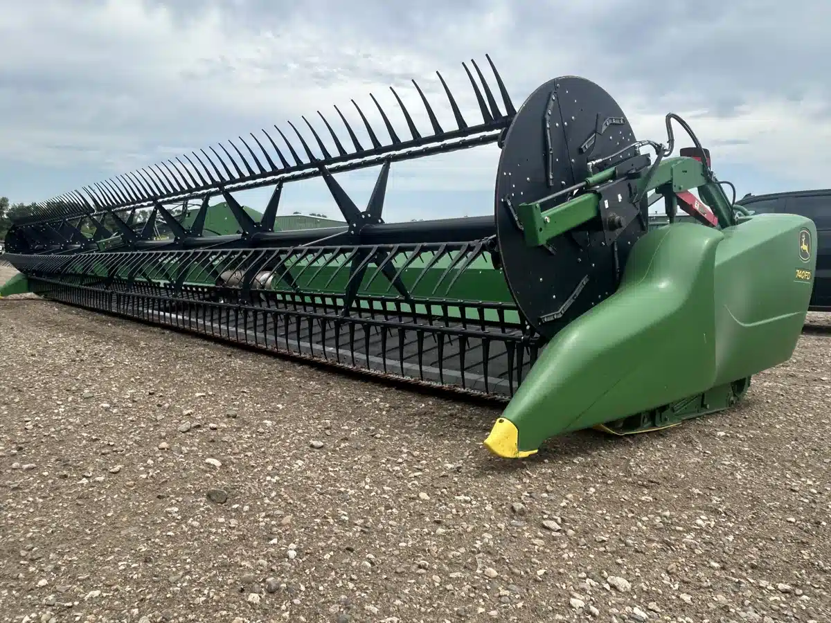 Gallery image 1 for Used 2019 John Deere 740FD Header - Draper