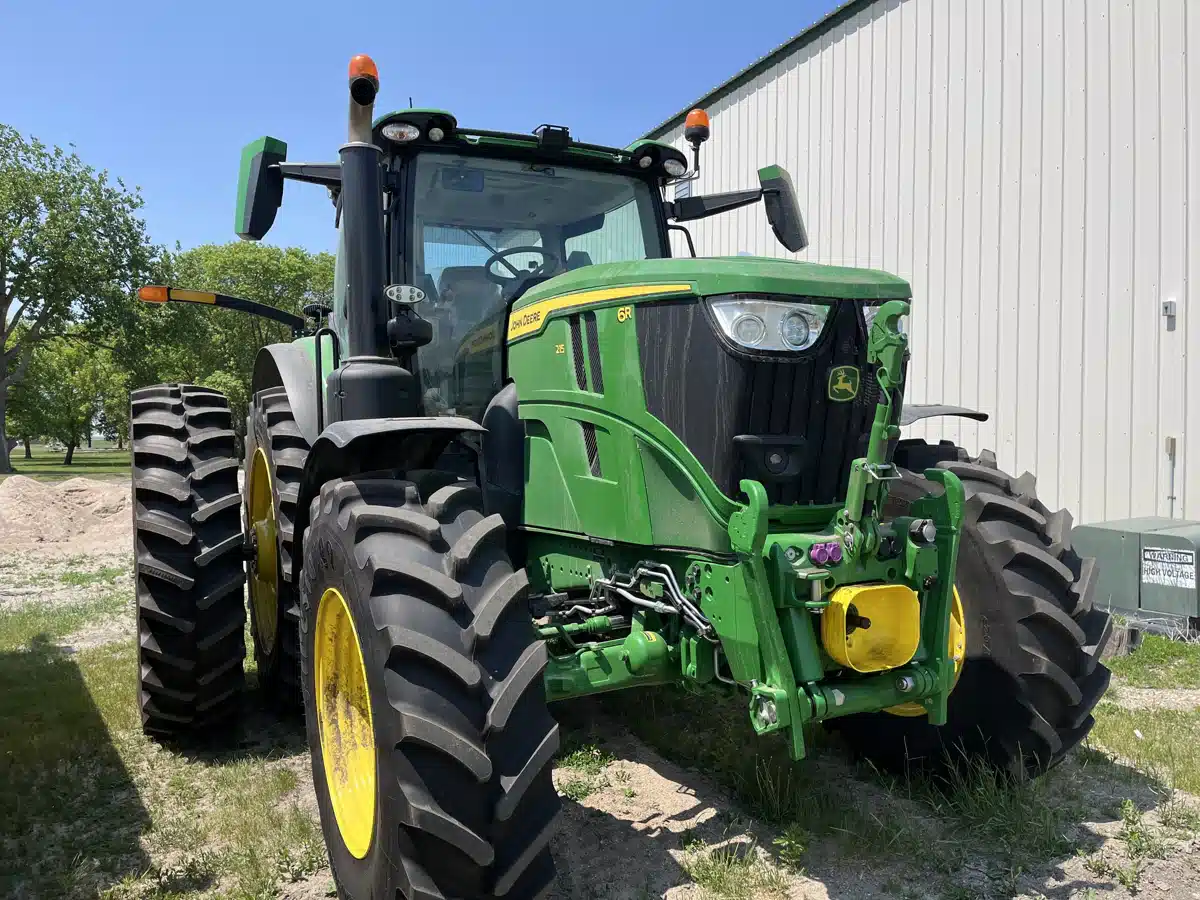 Gallery image 2 for Used 2024 John Deere 6R 215 Tractor