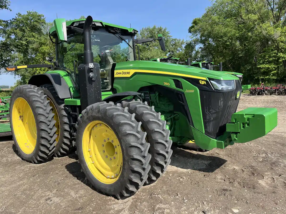 Gallery image 2 for Used 2024 John Deere 8R 250 Tractor